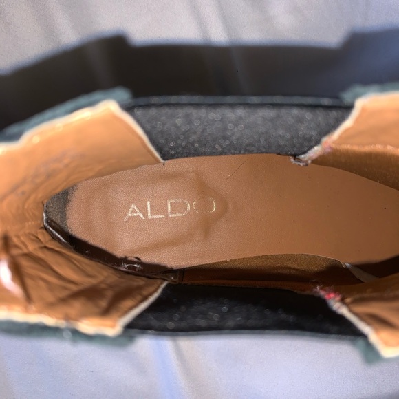 Real leather and lace up back Aldo booties - Picture 2 of 3